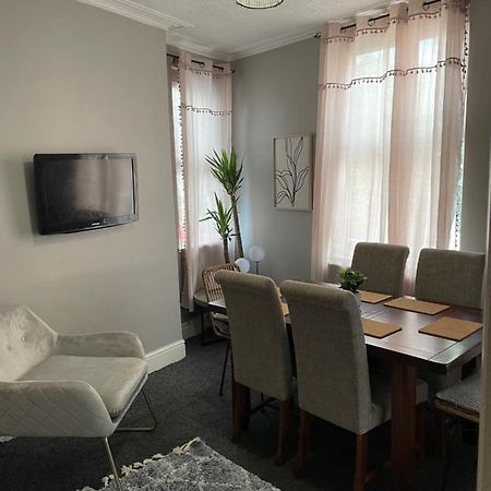 Perfect For Large Groups, Sleeps 15 Close To City Centre Sheffield Exterior photo