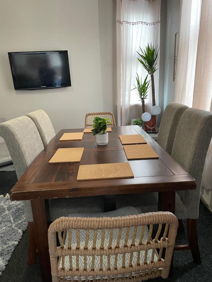 Perfect For Large Groups, Sleeps 15 Close To City Centre Sheffield Exterior photo